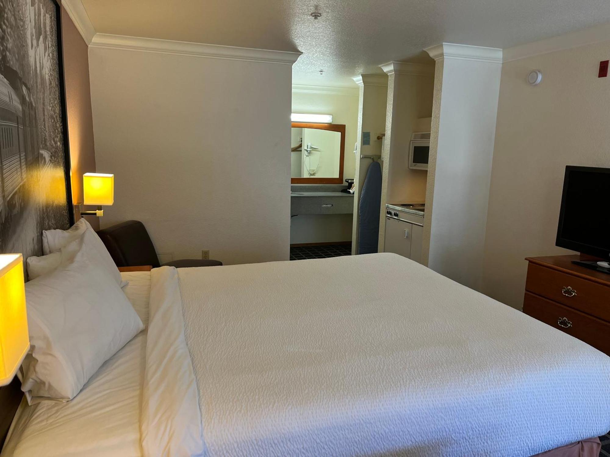 Creekside Inn & Suites Willits Eksteriør billede