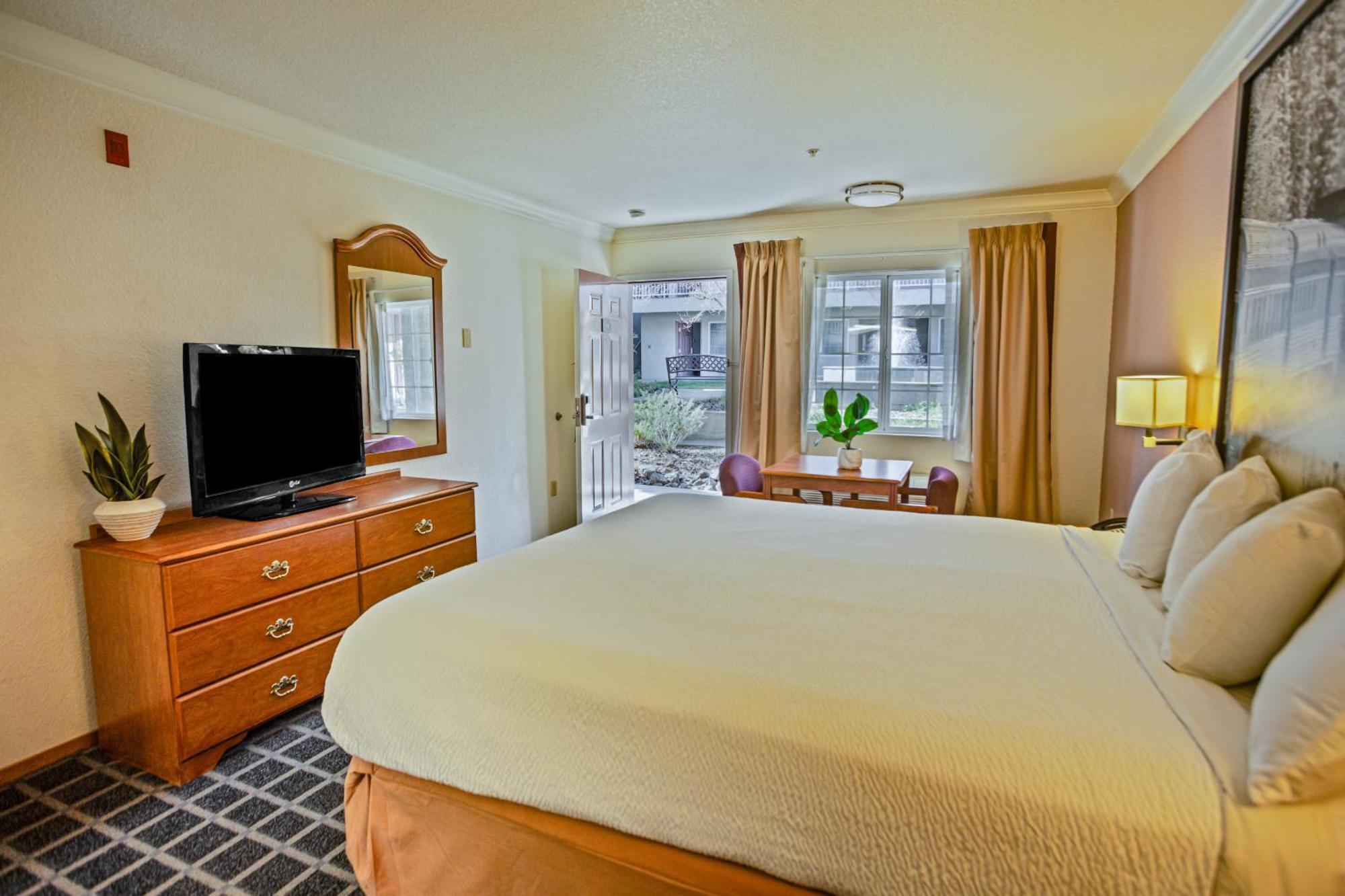 Creekside Inn & Suites Willits Eksteriør billede